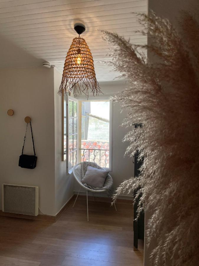 Appartement aux pieds du Palais des Papes. Avignon Extérieur photo