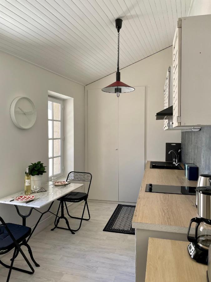 Appartement aux pieds du Palais des Papes. Avignon Extérieur photo
