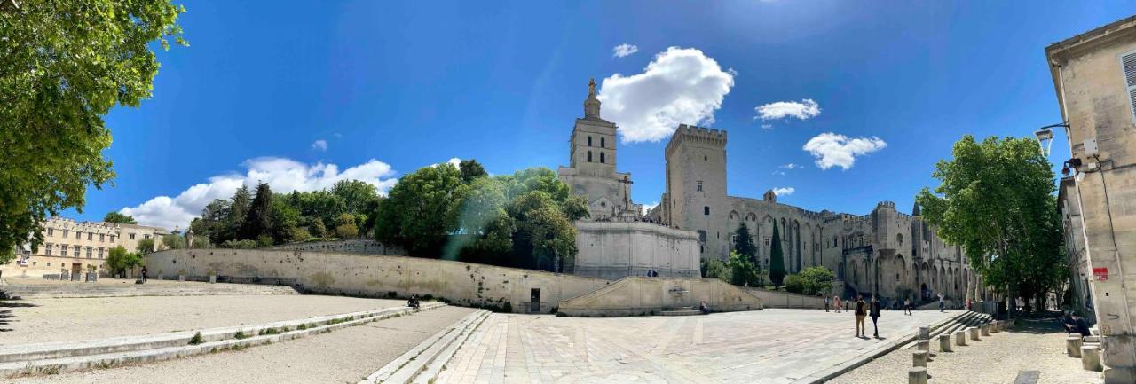 Appartement aux pieds du Palais des Papes. Avignon Extérieur photo